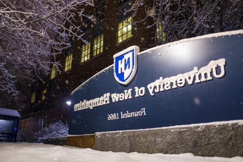 Snowy UNH Sign